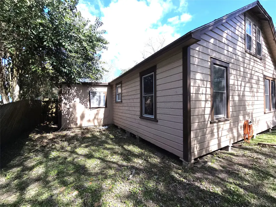 507 N Orange Street, Sweeny, TX 77480 - #3