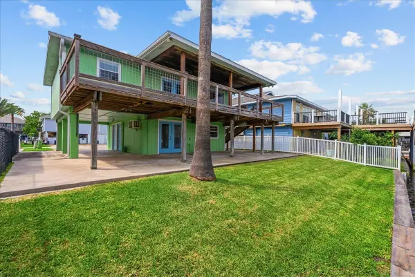 984 Bonita Street, Bayou Vista, TX 77563