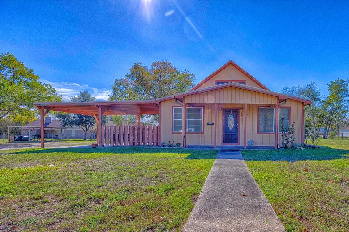 602 E Post Office Street, Weimar, TX 78962 - #1