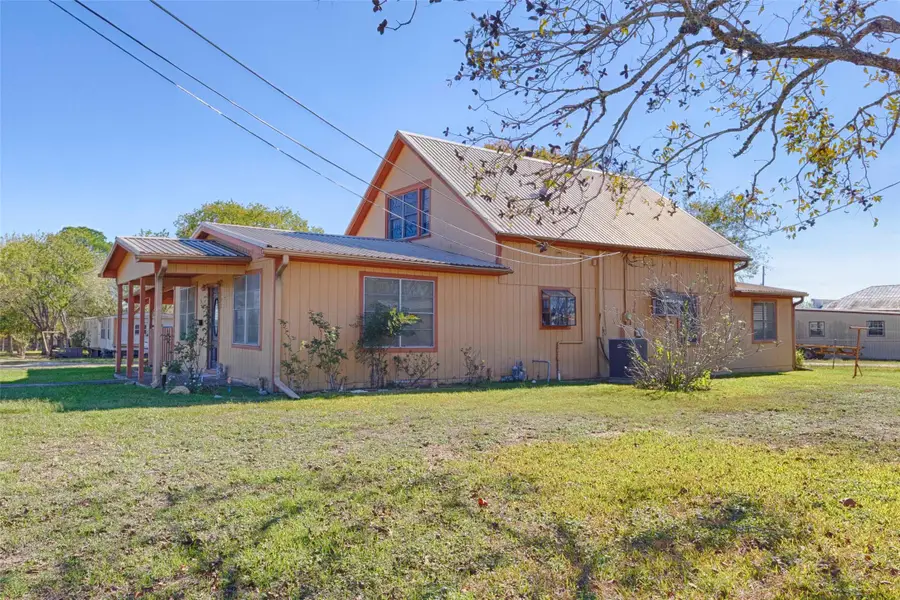 602 E Post Office Street, Weimar, TX 78962 - #3