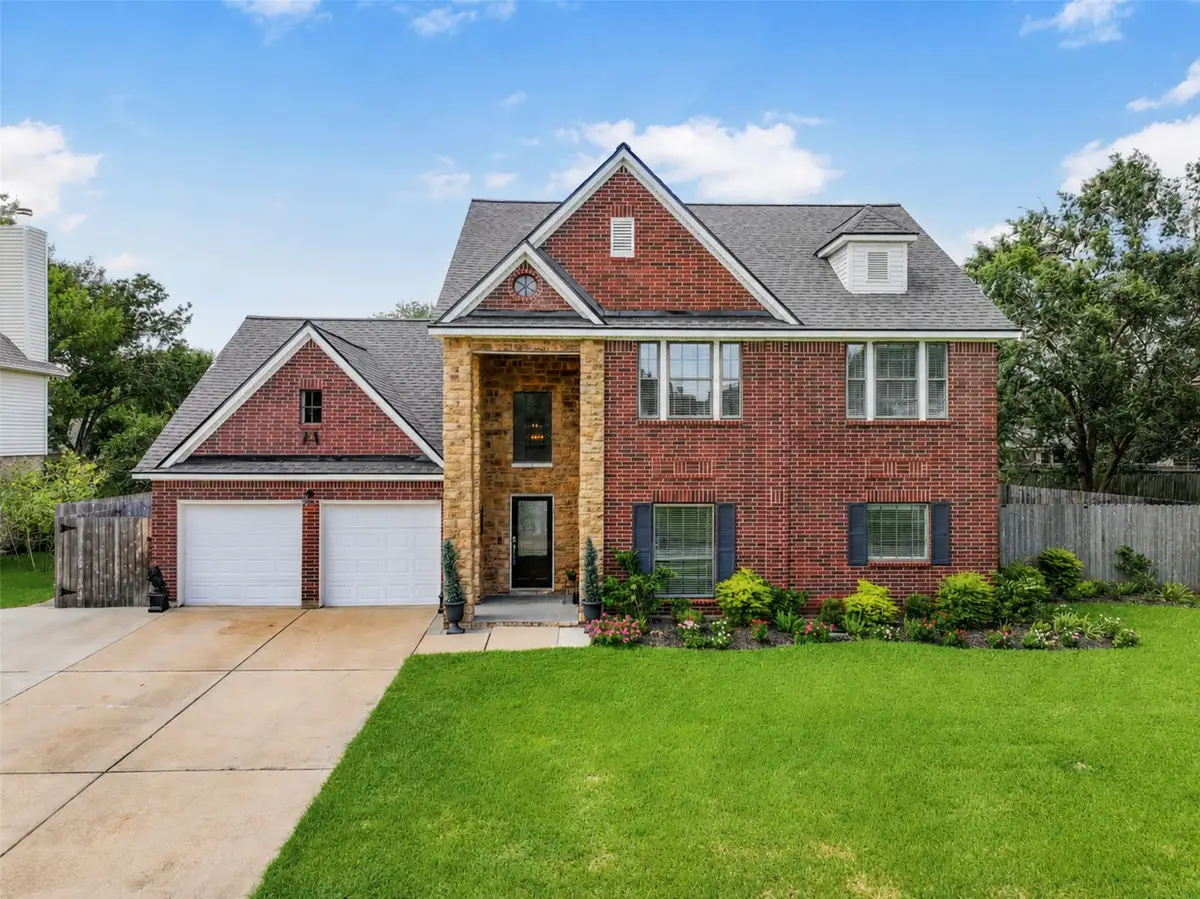 1501 W Castlewood Avenue, Friendswood, TX 77546 - #1