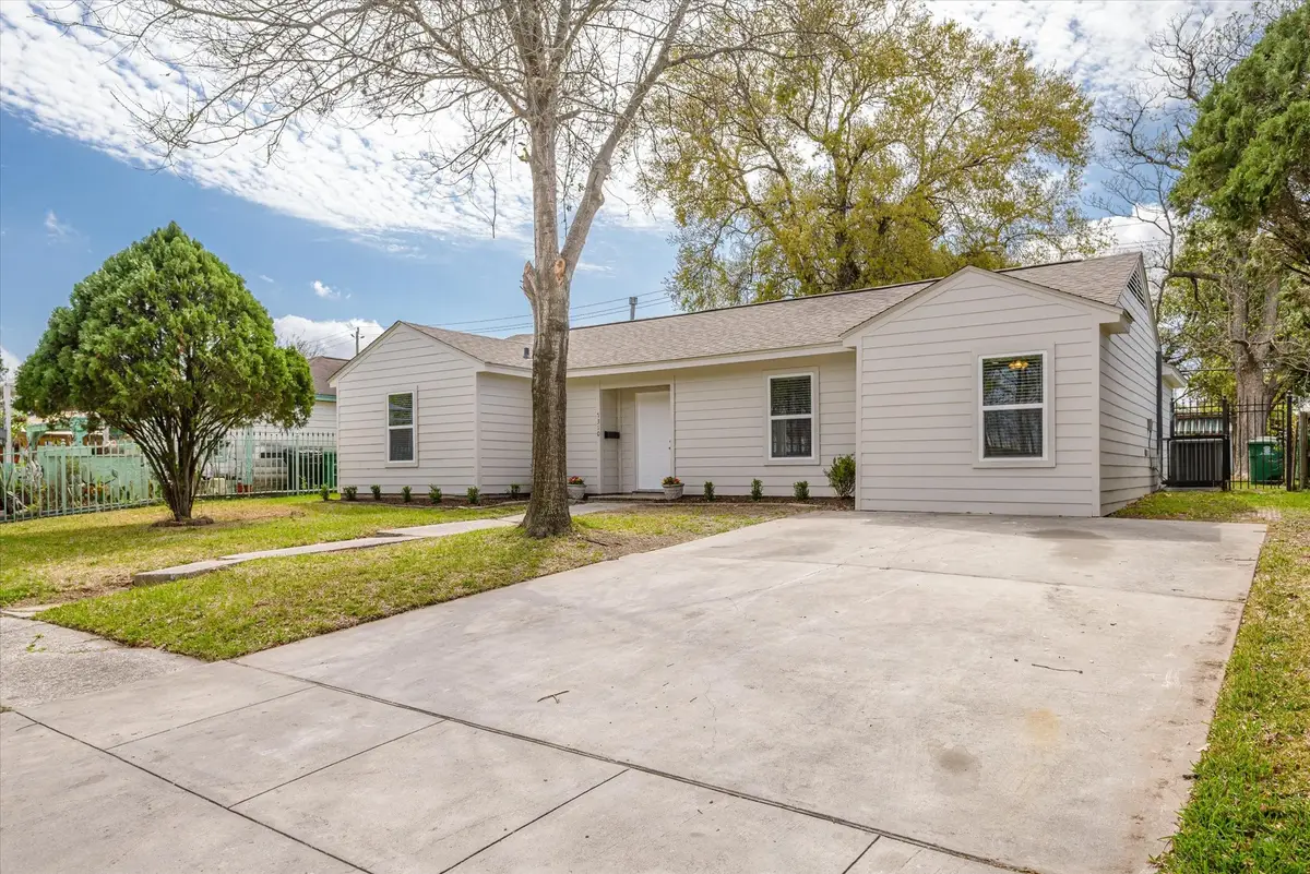 7310 Arnim Street, Houston, TX 77087 - #1