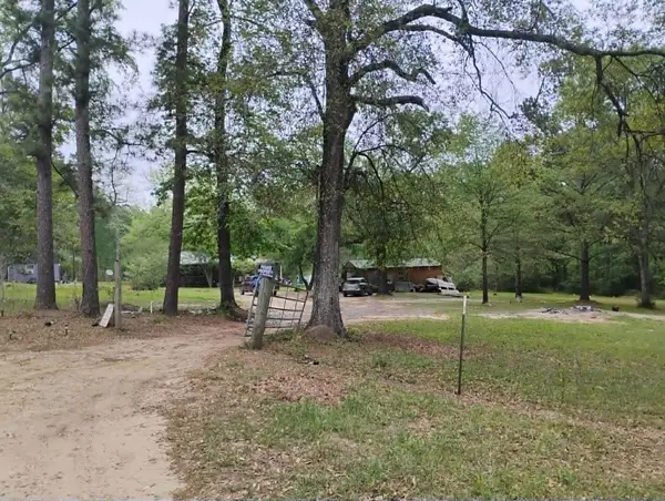 101 Rocky Lane, Livingston, TX 77351