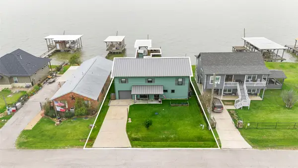 308 Lakeshore S, Onalaska, TX 77360
