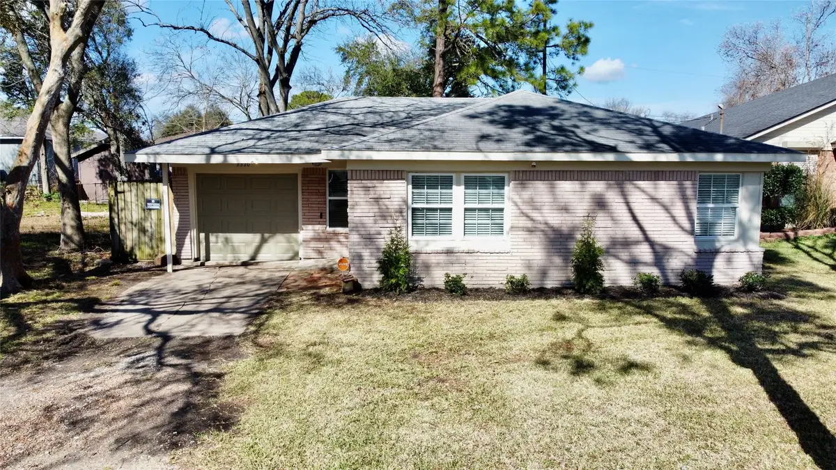 2320 29th Avenue N, Texas City, TX 77590 - #1