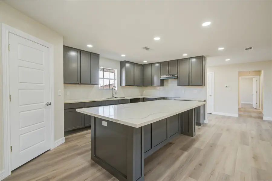 3416 Walnut Drive, Bay City, TX 77414 - Image #3