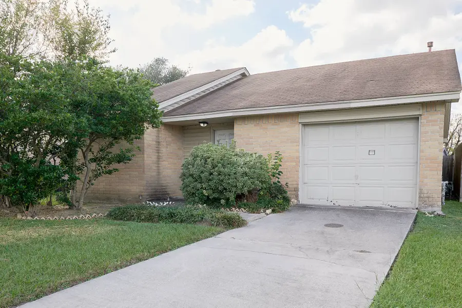 11911 E Marsham Circle, Houston, TX 77066 - Image #2