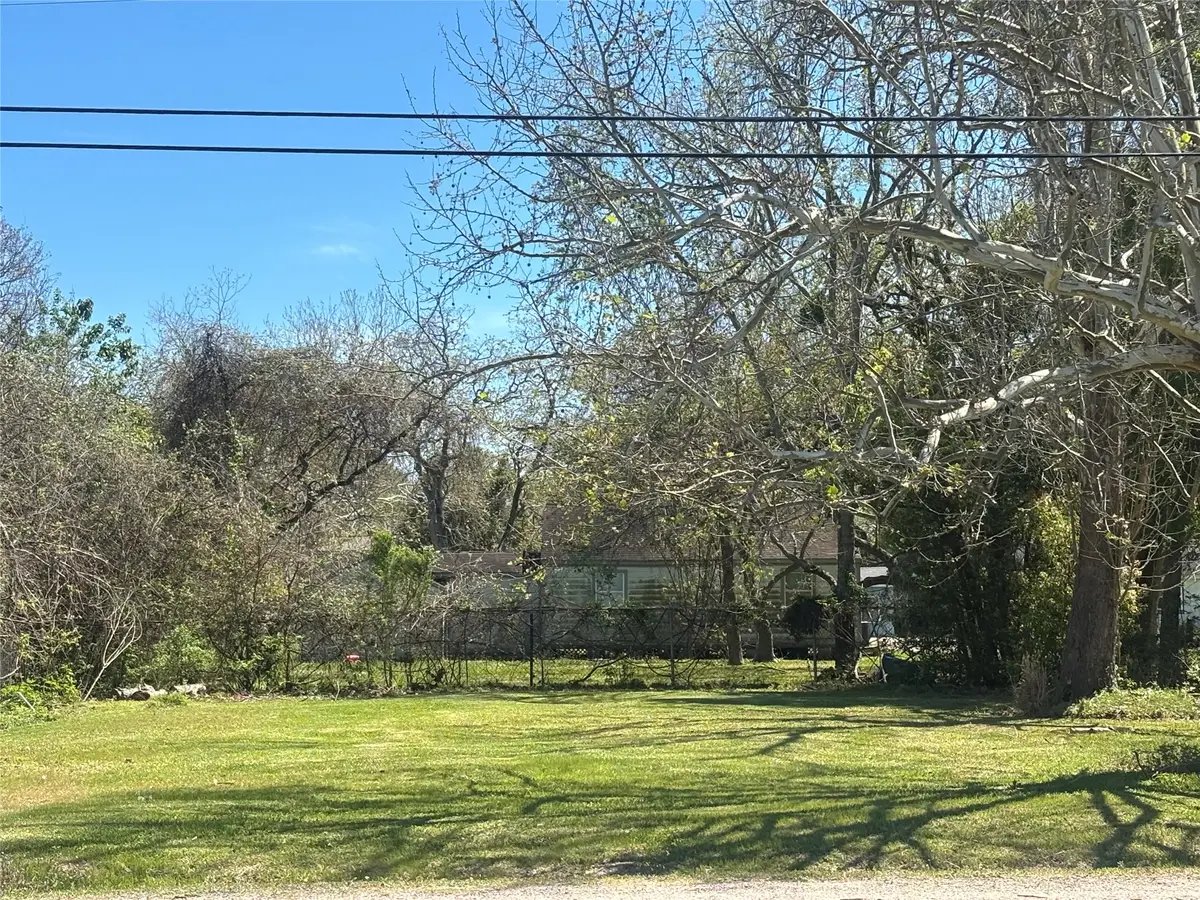 908 Chestnut Street, La Marque, TX 77568 - #1