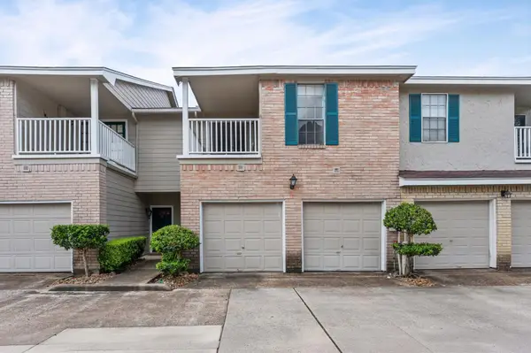 2220 Bering Drive #23, Houston, TX 77057