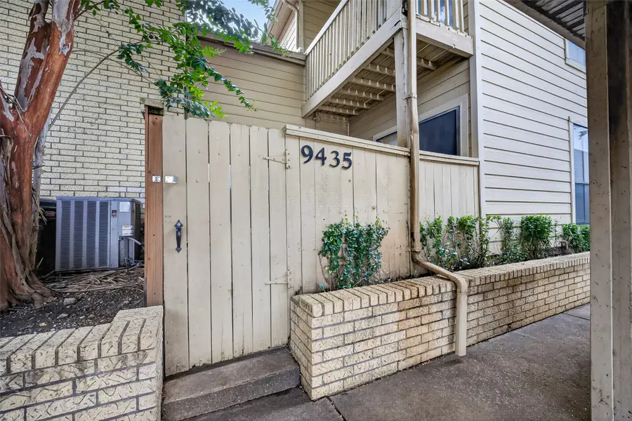9435 Pagewood Lane, Houston, TX 77063 - #2