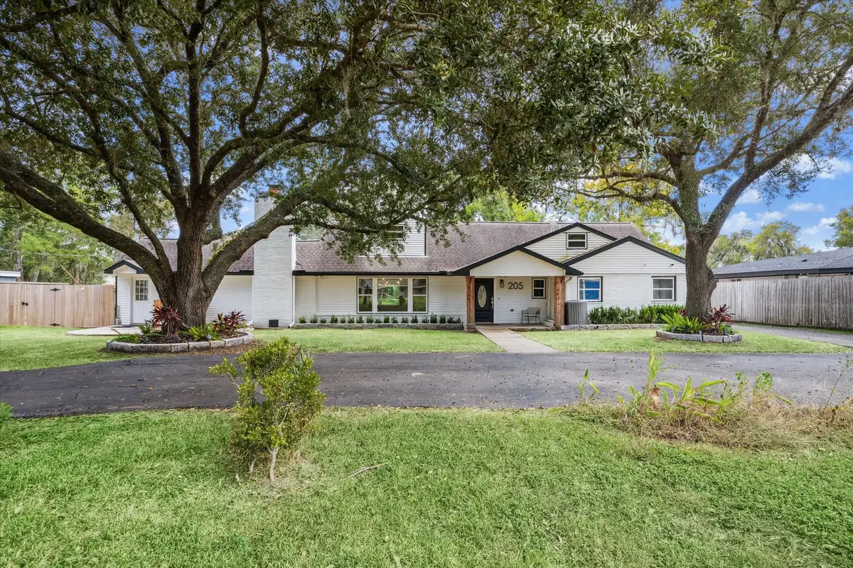 205 W Bayou Drive, Dickinson, TX 77539 - Image #1