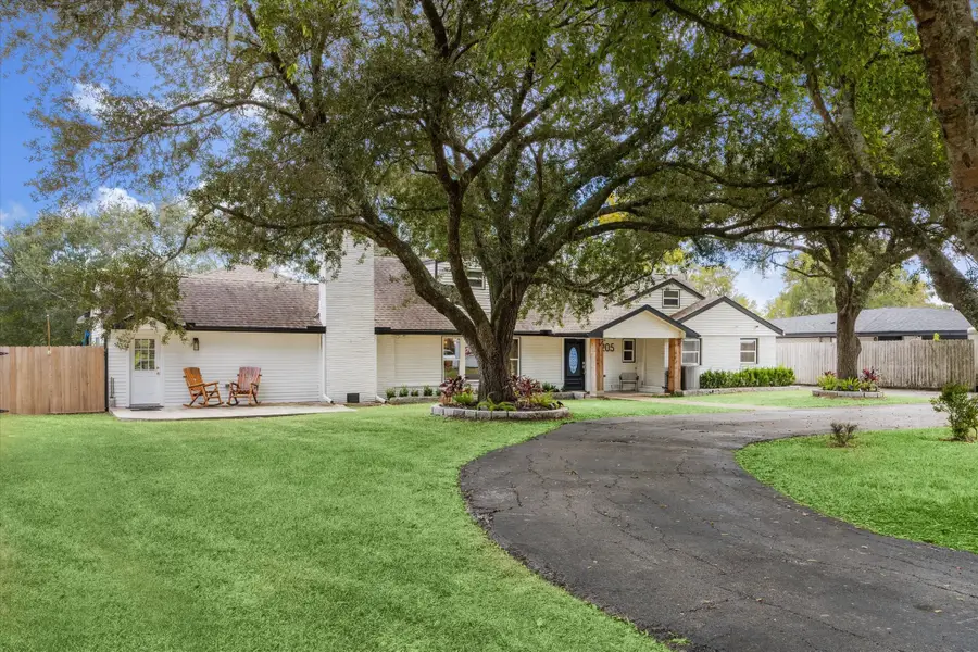 205 W Bayou Drive, Dickinson, TX 77539 - Image #2