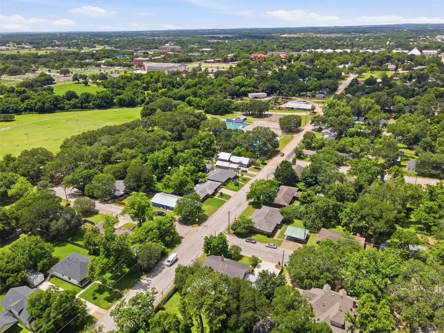511 W Val Verde Street, Brenham, TX 77833 - #2