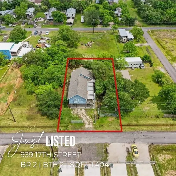 939 17th Street, Dickinson, TX 77539