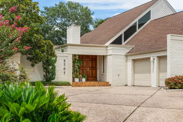 2707 Highland Court, Sugar Land, TX 77478