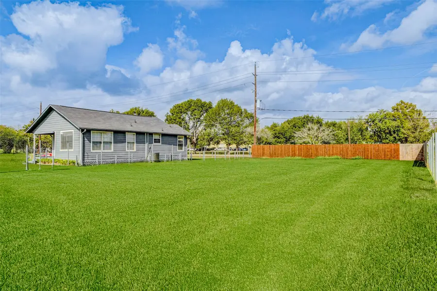 12 Becca Court, Brookshire, TX 77423 - Image #2
