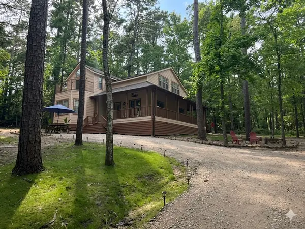 40 Dartmoor Court, Coldspring, TX 77331