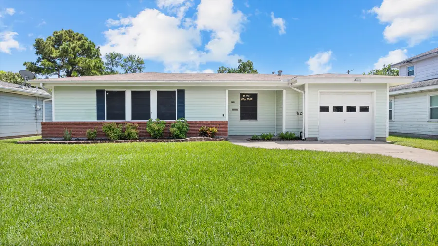 2001 14th Avenue N, Texas City, TX 77590 - #2