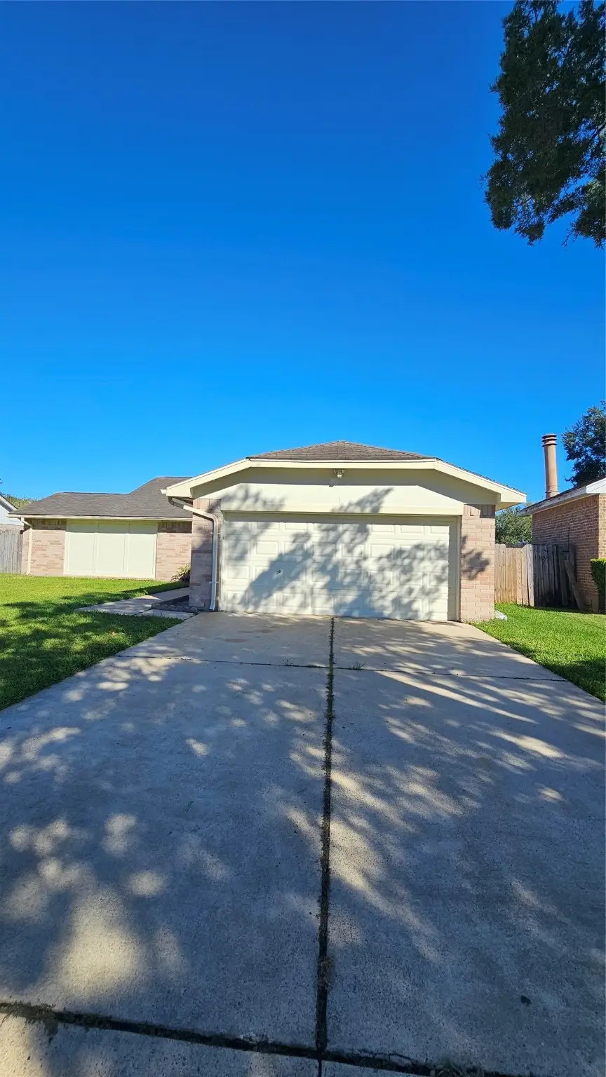 543 Oak Dale Drive, Stafford, TX 77477 - Image #1