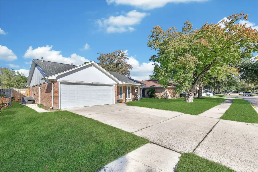 6234 Leaf Arbor Drive, Houston, TX 77092 - Image #3