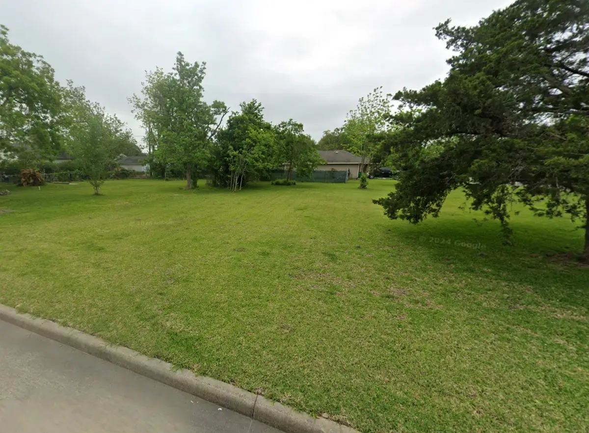 815 Bowie Street, Baytown, TX 77520 - #1