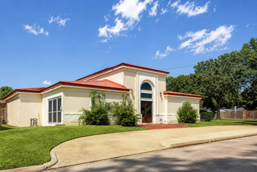 601 Westview Terrace Drive, Sealy, TX 77474 - #2