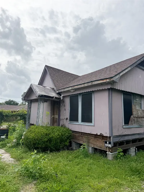 864 Granville Drive, Houston, TX 77091