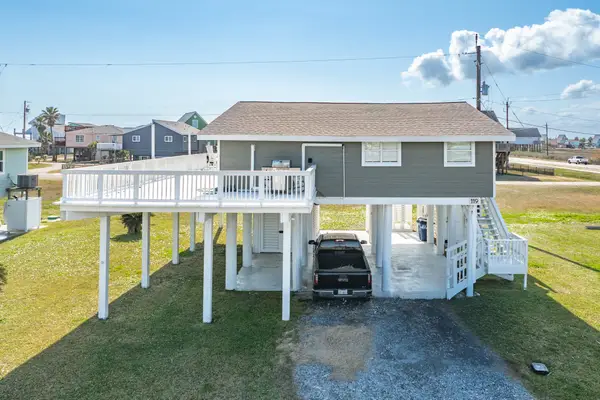 119 Nesmith Place, Freeport, TX 77541
