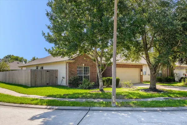 6707 River Ridge Lane, Dickinson, TX 77539