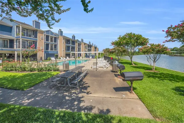 18511 Egret Bay Boulevard #502, Webster, TX 77058