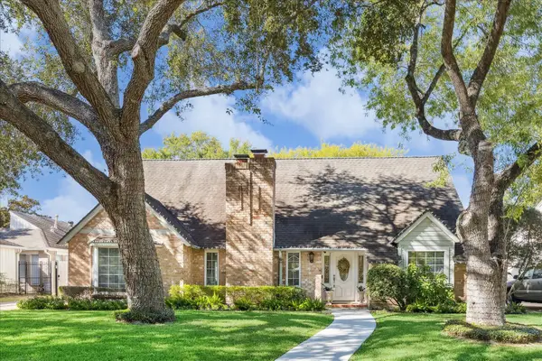 12046 Sugar Springs Drive, Houston, TX 77077