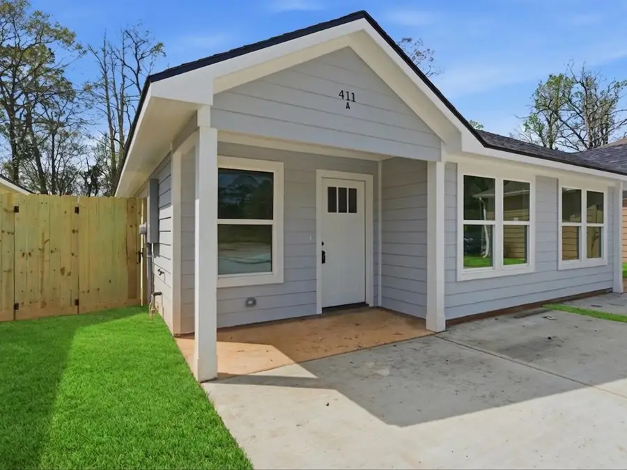 411 S 12th St, Conroe, TX 77301 - #2