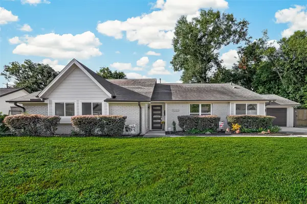 9203 Bronco Drive, Houston, TX 77055
