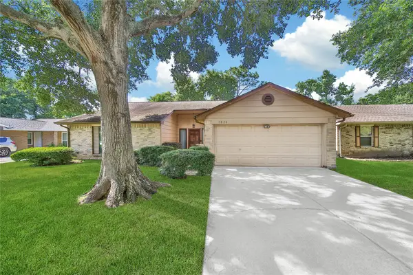 2820 Sugar Wood Drive, League City, TX 77573