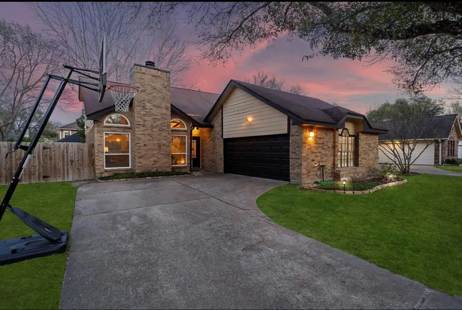 9806 Chiselhurst Drive, Houston, TX 77065 - Image #2