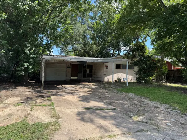 5811 Westover Street, Houston, TX 77033