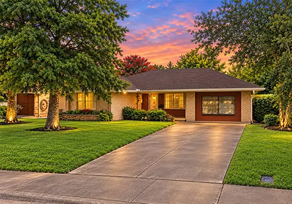 4805 Viking Drive, Houston, TX 77092