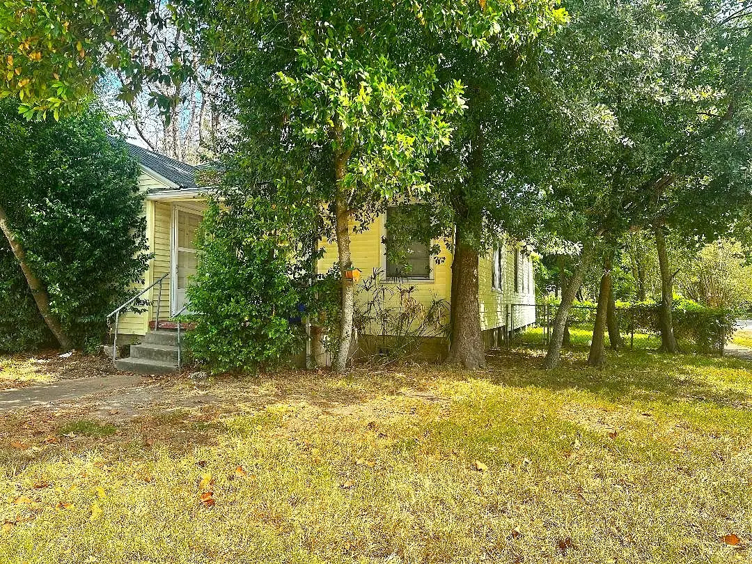 706 E Defee Avenue, Baytown, TX 77520 - #1