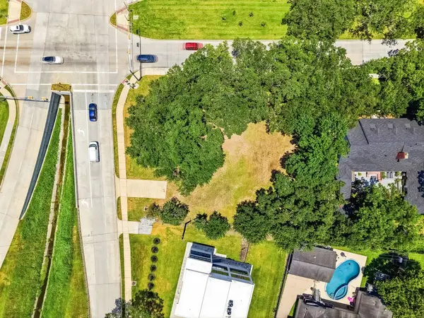 5027 S Braeswood Boulevard, Houston, TX 77096