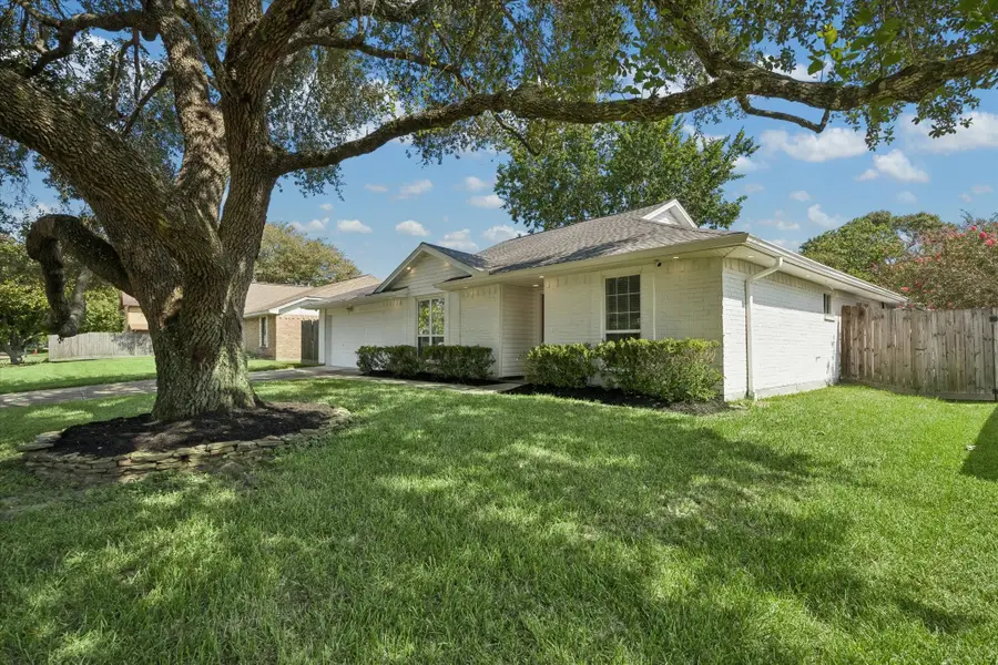 608 Tanglewood Drive, Friendswood, TX 77546 - #2