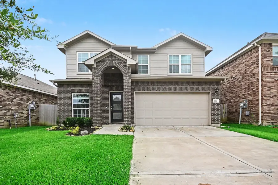 110 Kelly Street, Angleton, TX 77515 - #2