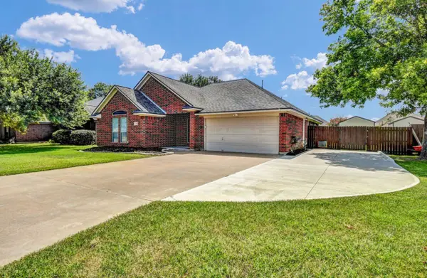 218 Lexington Avenue, Clute, TX 77531