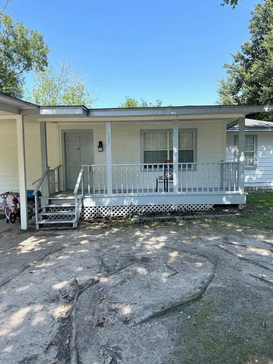 105 Azalea Avenue, Orange, TX 77630 - Image #2