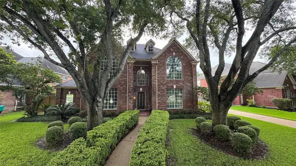 502 Lake Bend Drive, Sugar Land, TX 77479