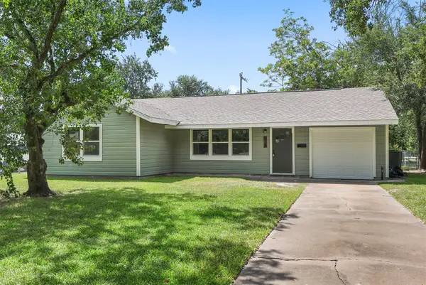 715 20th Avenue N, Texas City, TX 77590