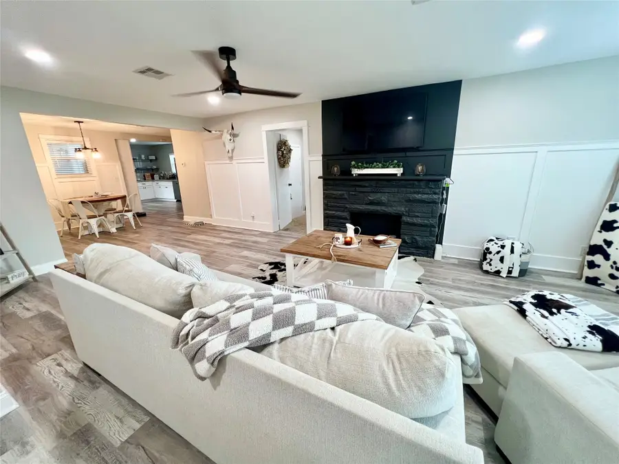 1217 18th Avenue N, Texas City, TX 77590 - #2