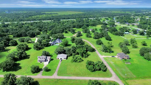 406 Rancho Chico Trail, Angleton, TX 77515