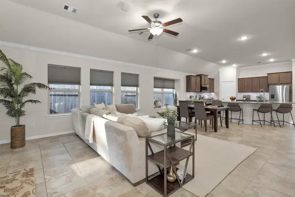 428 Auburn Pines Drive, Montgomery, TX 77316
