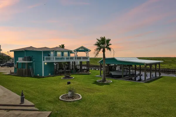 130 Admiral Lane, Freeport, TX 77541