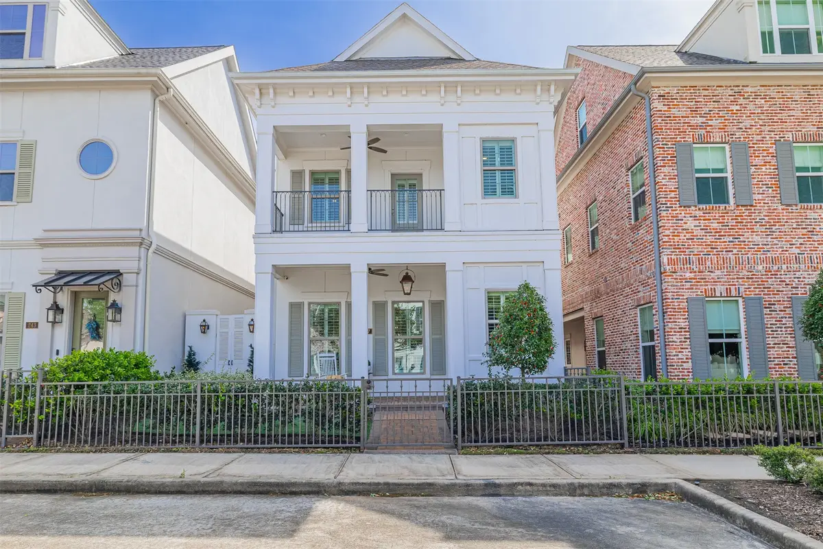 247 Green Boulevard, Shenandoah, TX 77384 - #1